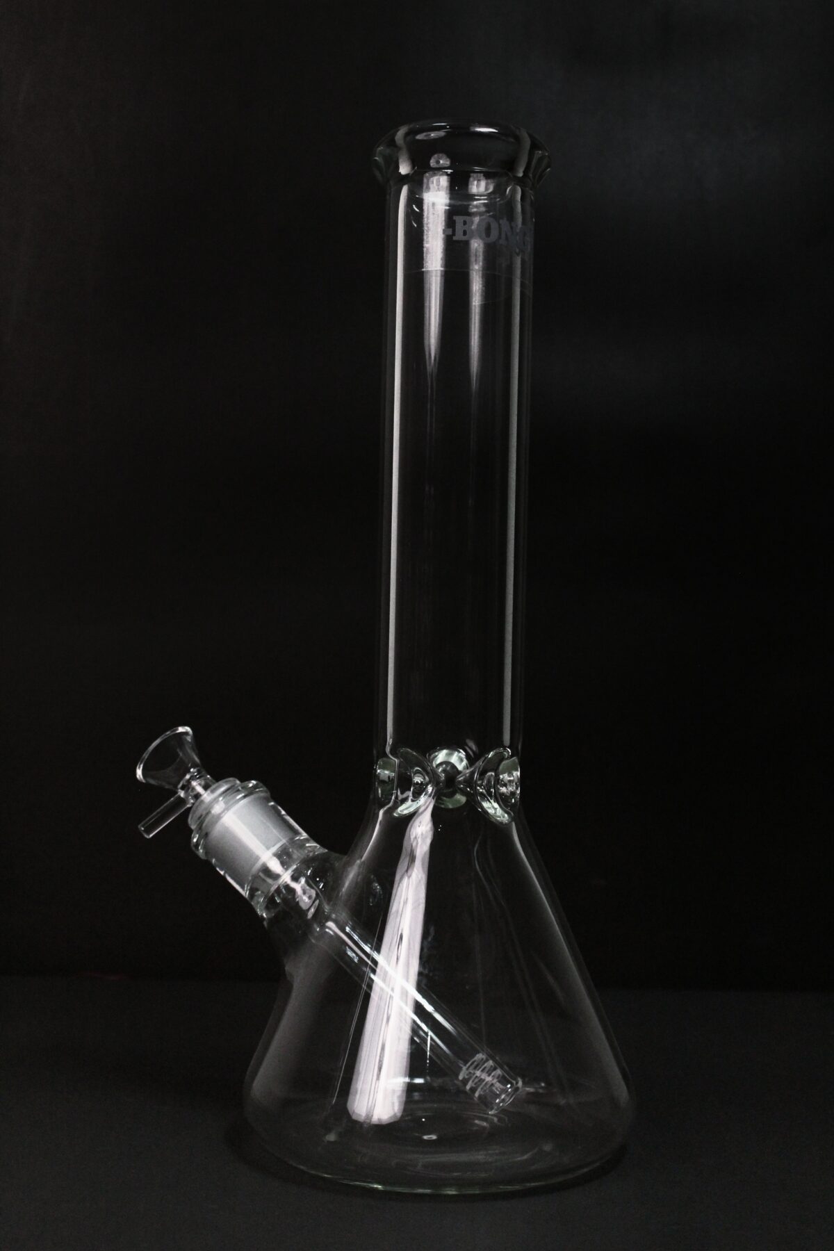 Classic Beaker Bong in Pakistan