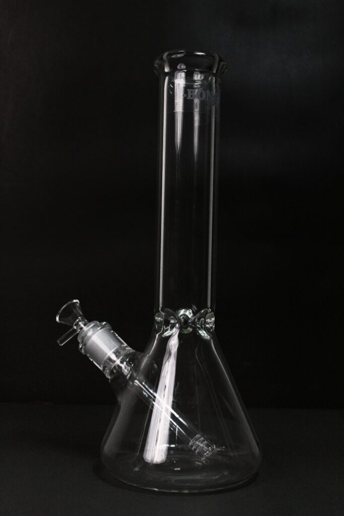 Classic Beaker Bong in Pakistan