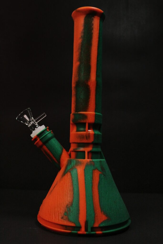 Silicone Beaker Bong in Pakistan