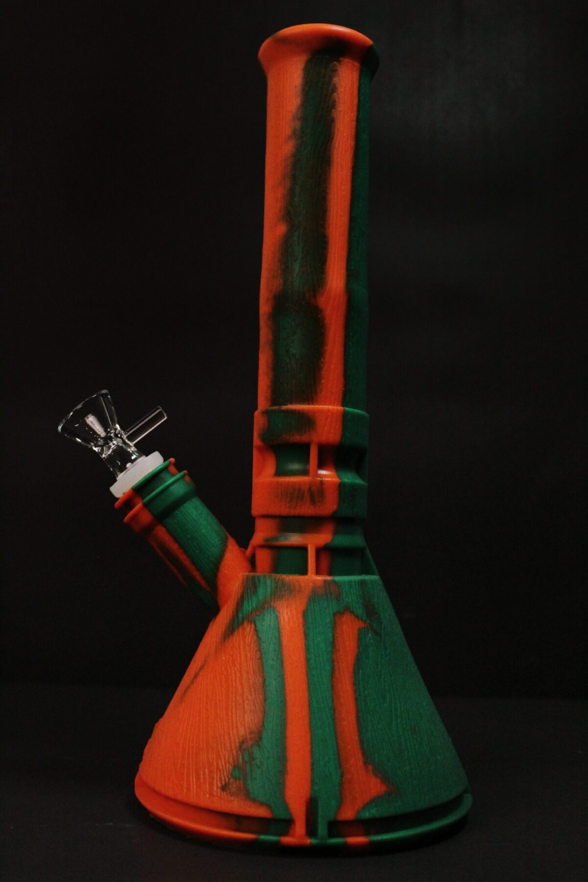 Silicone Beaker Bong in Pakistan
