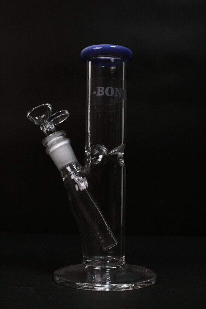 Small straight bong in Pakistan